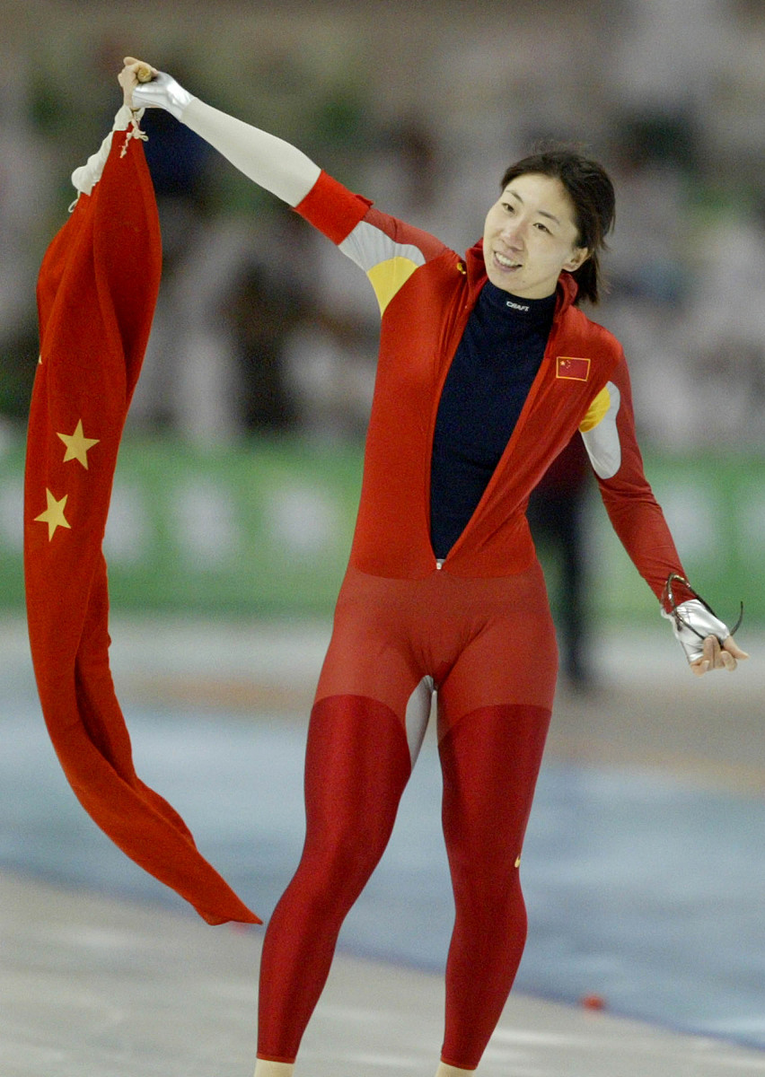 体育比赛中尽显风采，女选手崭露头角