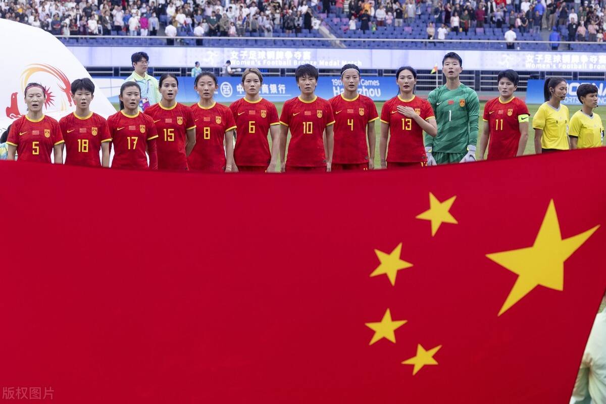关于女足比拼中，中国队员们表现出强大实力的信息